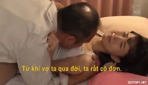 Ông xã nhìn Người vợ khoả thân làm người mẫu chỉ vì thiếu người mẫu