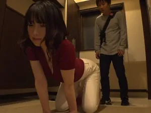 Mỗi lần địt nhau lồn em chảy nước như lũ quét